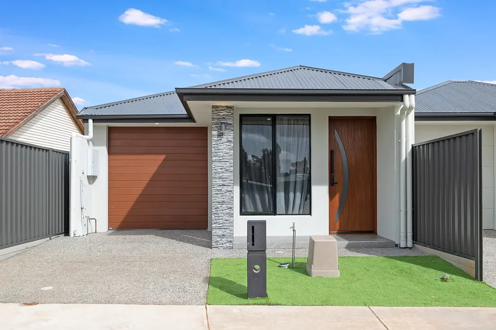 Davoren Park 3 Slaapkamer Modern Comfort in a Convenient Location!