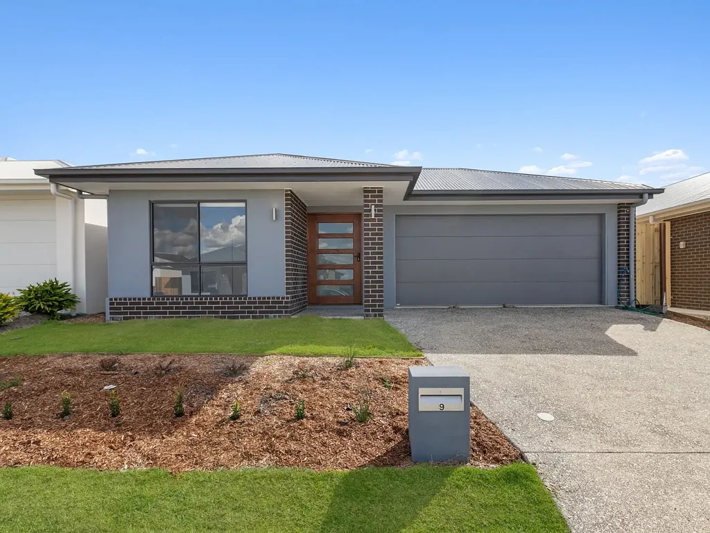 Fresh, Functional & Family-Friendly Living in the Heart of Collingwood Park