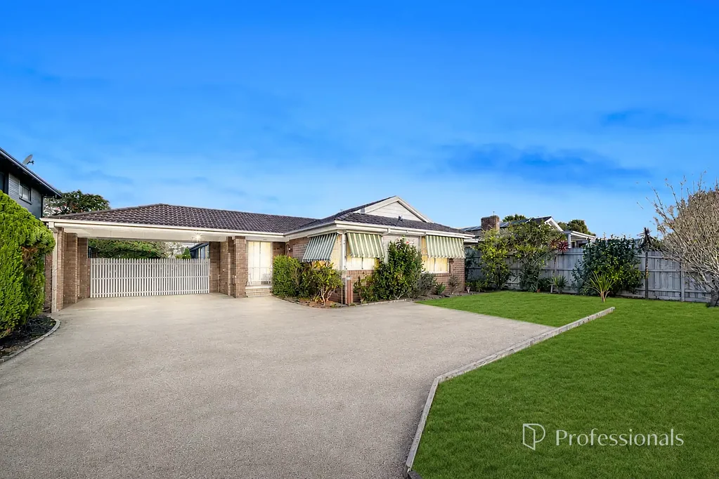 Mornington 8غرفة نوم Outstanding Rooming House Investment with Approx. $132,600 p.a. Gross Return