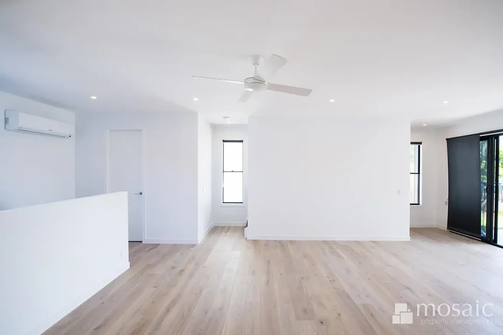 Spacious & Modern Townhouse in Idyllic Location!