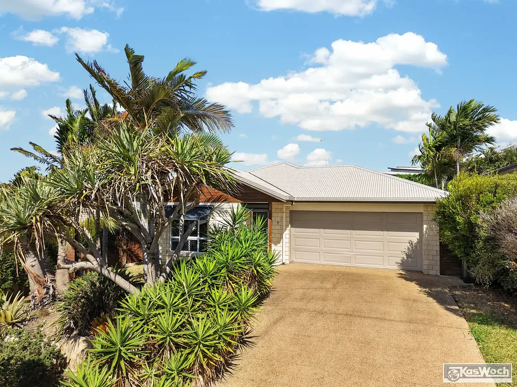 Lammermoor 3침실 PRESENTS AS NEW- LOW SET BRICK HOME - 3 BEDROOMS - 2 BATHROOMS - OPEN PLAN LIVING - 2 DECKS - DOUBLE GARAGE
