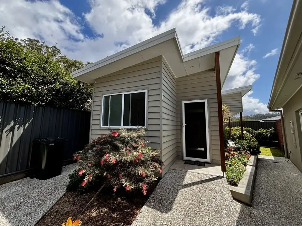 Modern One-Bedroom Granny Flat in Sandy Beach