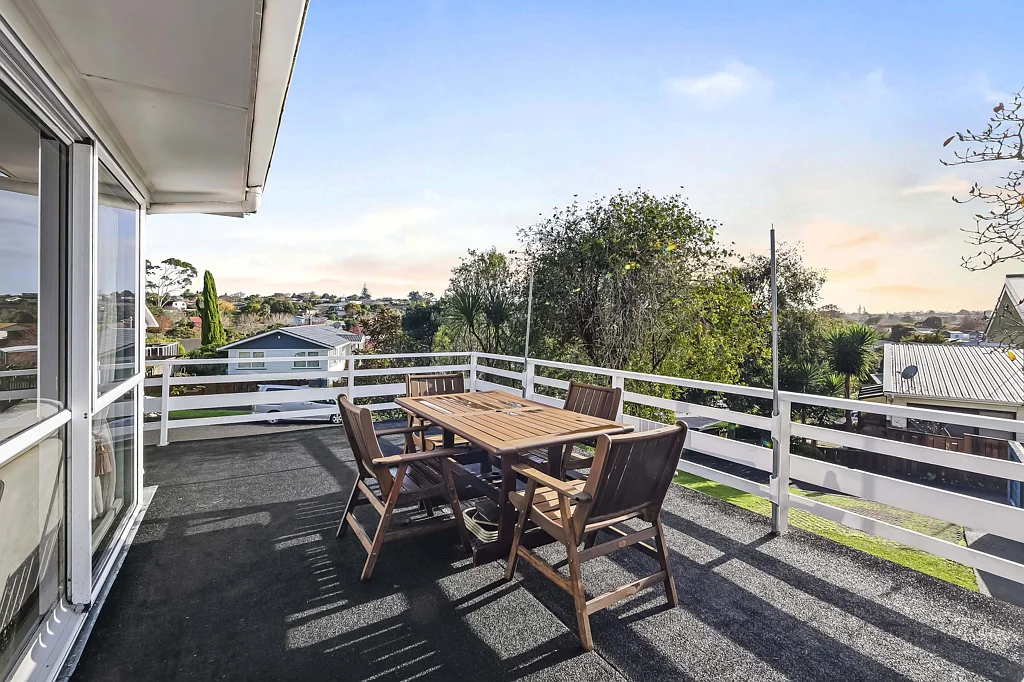 Pakuranga Heights 3房  Beloved Home First Time on Market in 23 Years
