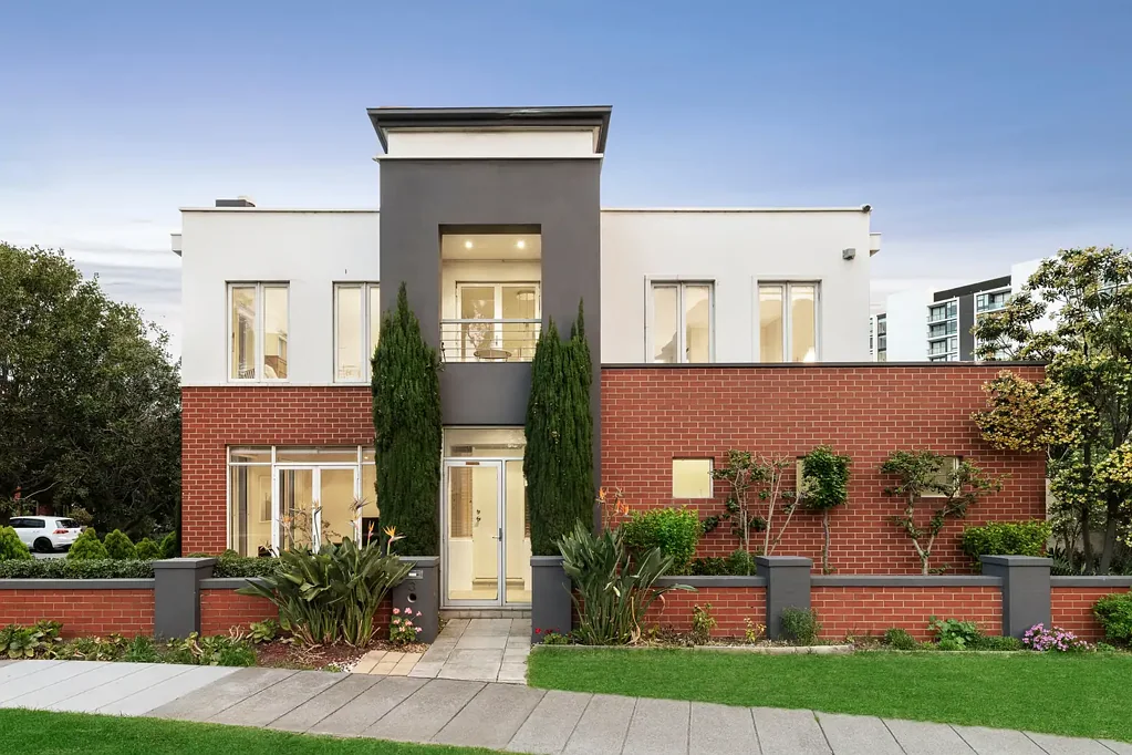 Port Melbourne 4ਬੈੱਡਰੂਮ A family-sized oasis just seconds from the beach