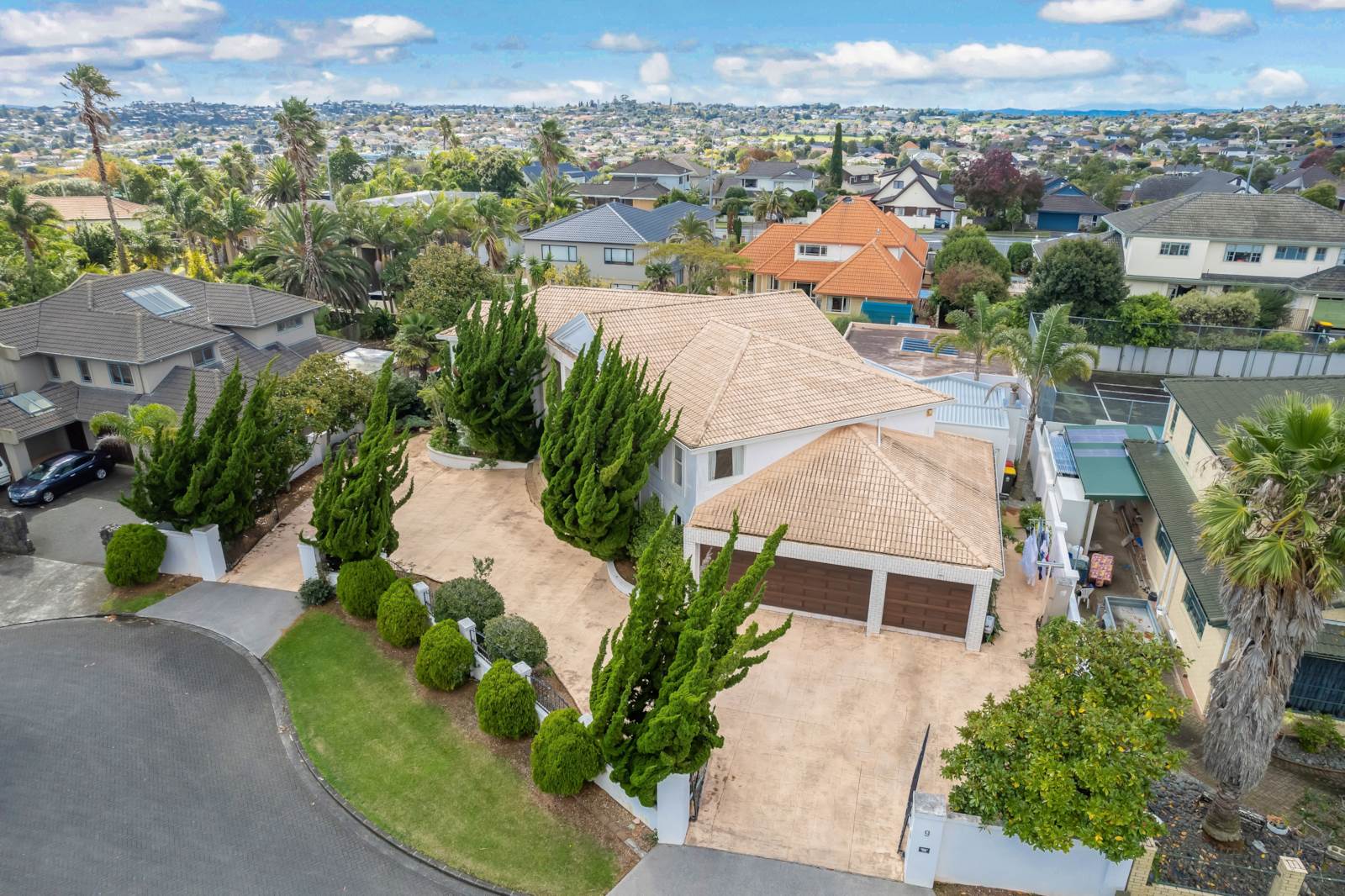 9 The Mews, Shamrock Park, Auckland - Manukau, 6 Bedrooms, 3 Bathrooms, House