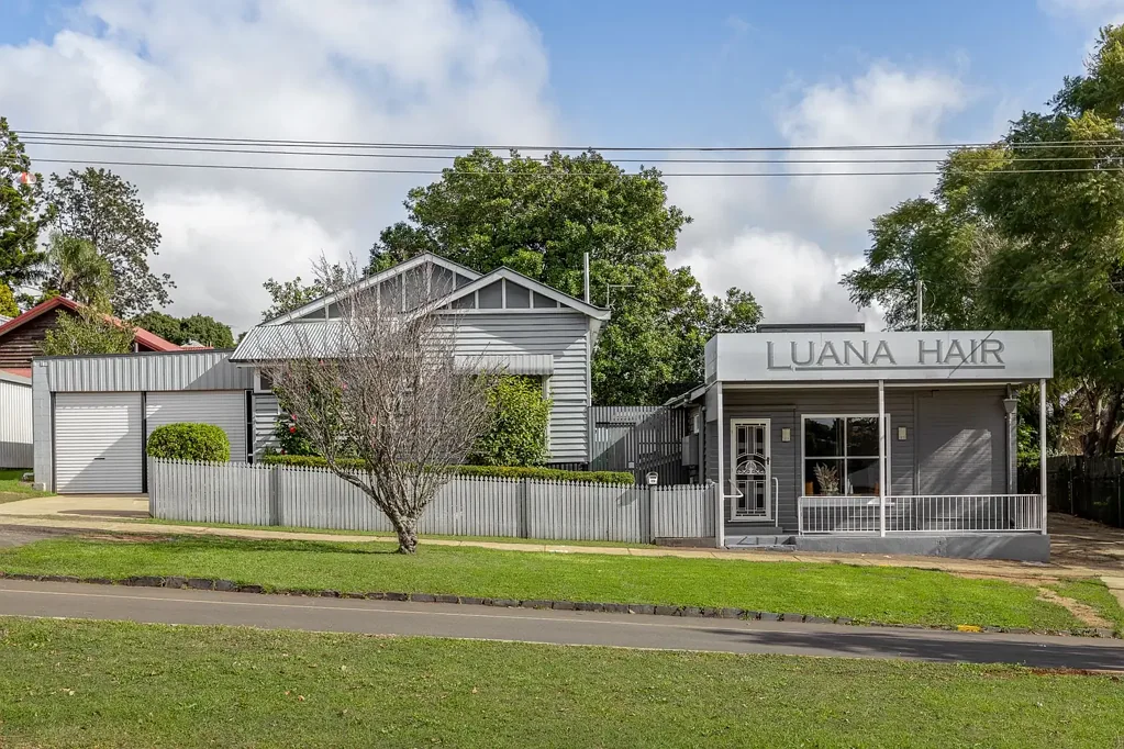 South Toowoomba 3Habitaciones Versatile Investment Opportunity - Dual Income with Prime Exposure