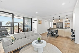 302/8 Bond Street, Ringwood