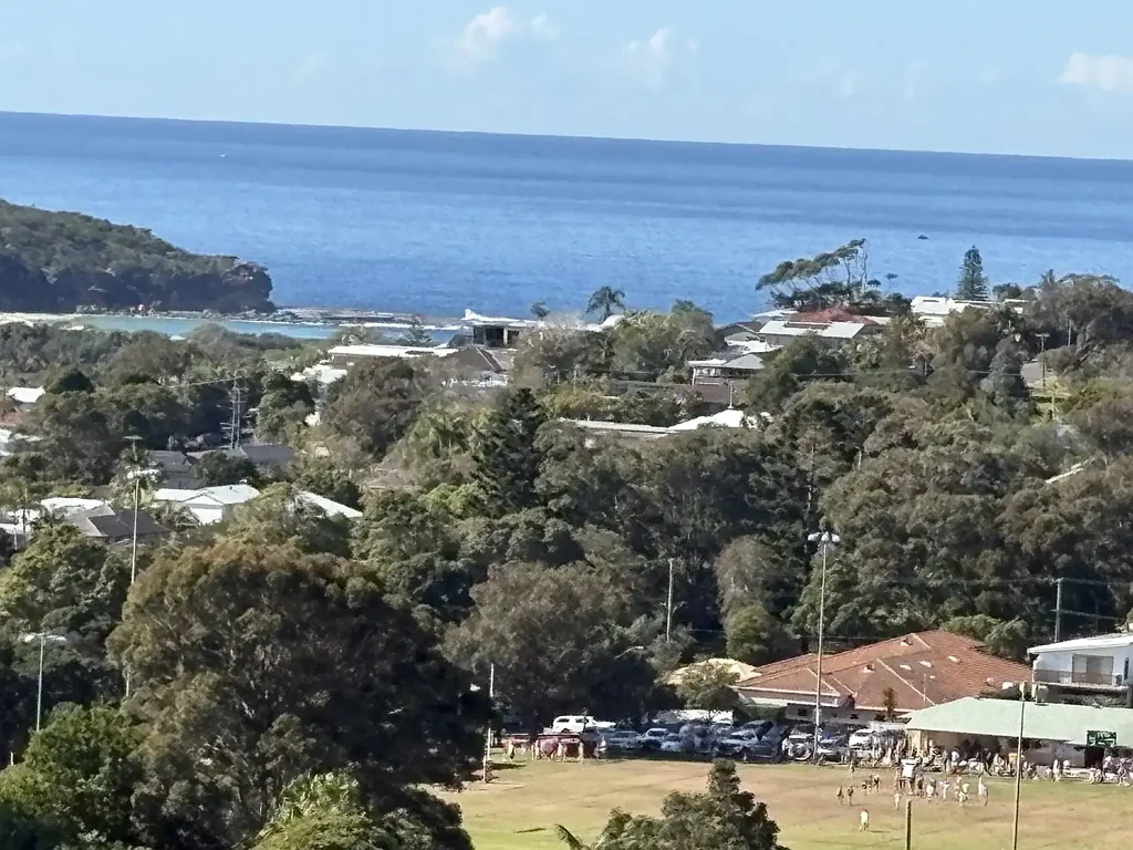 Stylish furnished two-bedroom apartment with panoramic ocean views with optional lease periods