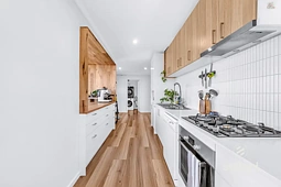 27 Amalfi Drive, Endeavour Hills