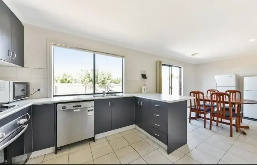 Comfortable Room for Rent Near Deakin University & Waurn Ponds Station