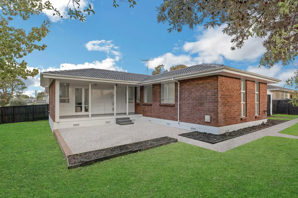 Papakura 3Habitaciones Fully Renovated Brick & Tile Freehold 592m2 (MOL)