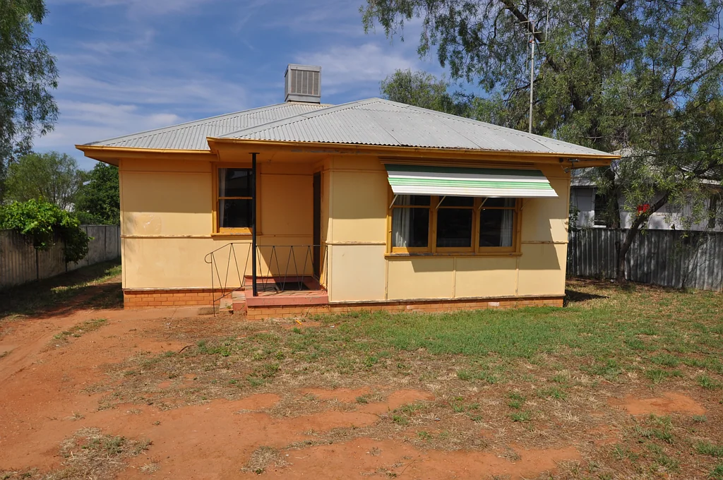 6 Elizabeth Crescent, Cobar, NSW 2835