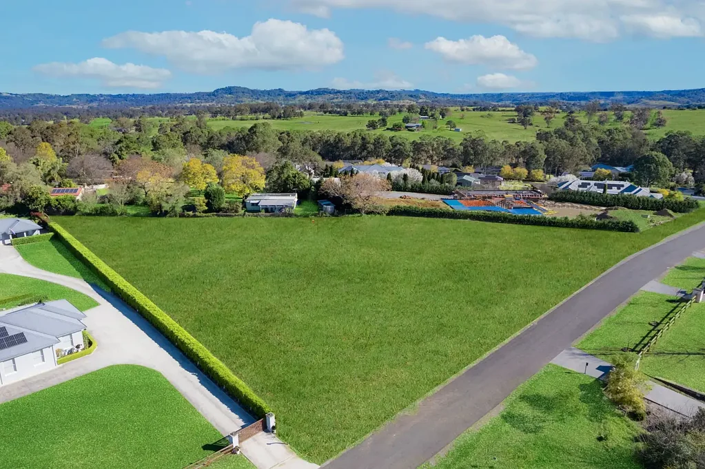 6 Wirrinya Place, Grasmere, NSW 2570