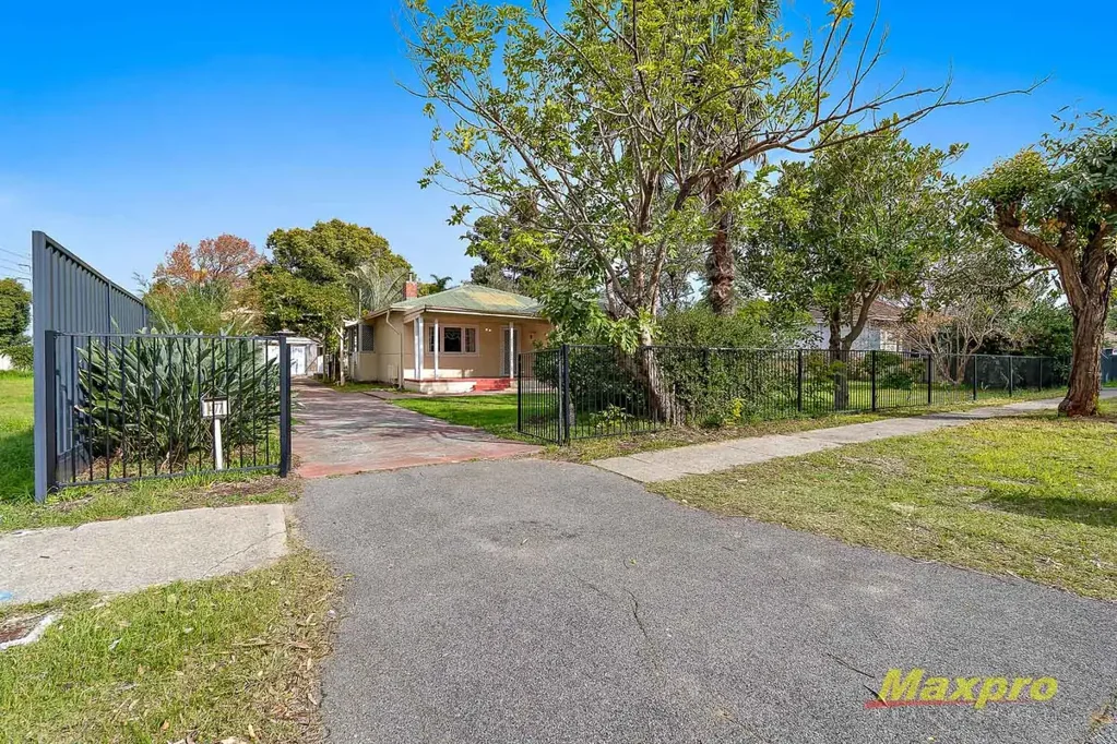 Freshly Painted Family Home with Huge Backyard & Outdoor Entertaining
