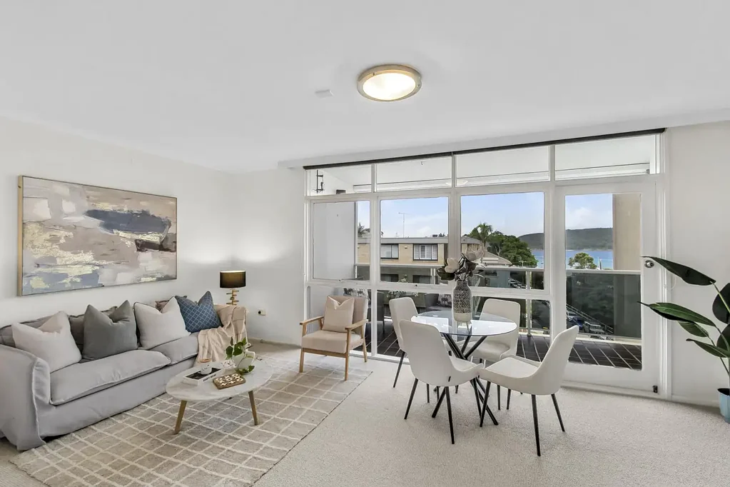 Manly 2房 场外机会 - 港畔生活，坐拥Manly壮丽海港美景 Coastal Living with Uninterrupted Manly Harbour Views