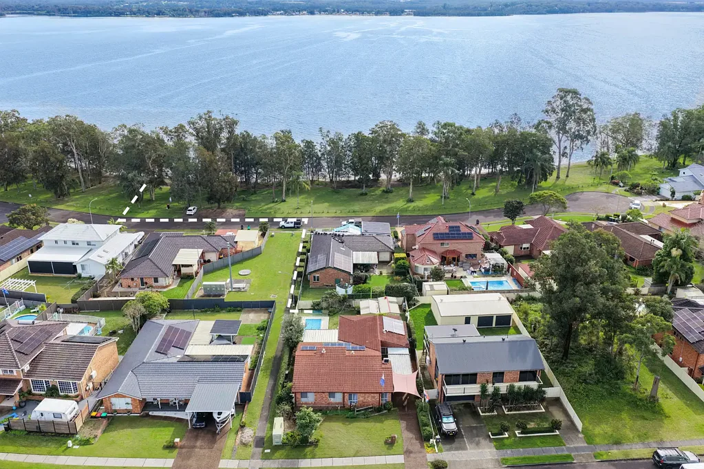 Bonnells Bay 4Phòng ngủ Approved granny flat in a prime lakeside setting