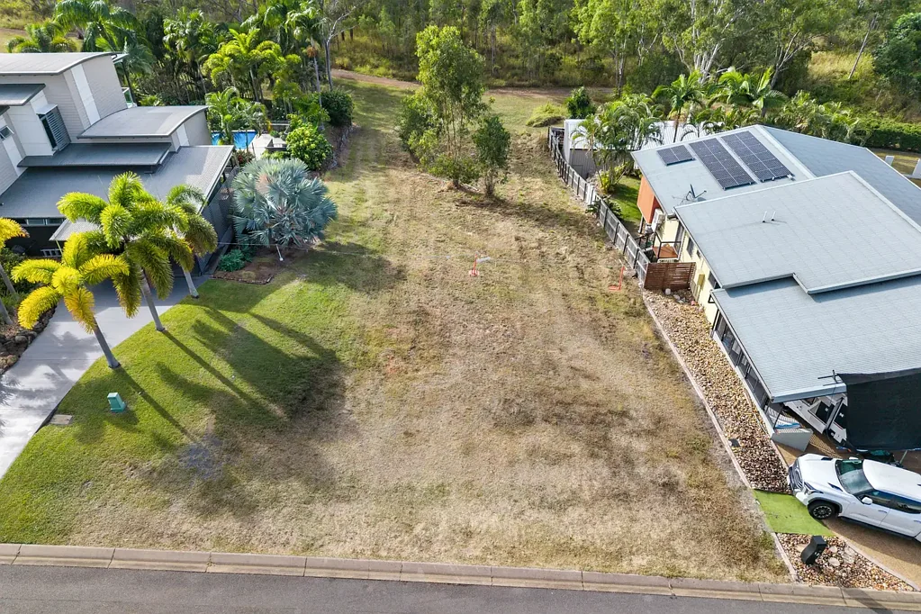 Norman Gardens RARE VACANT LAND OPPORTUNITY IN PRESTIGIOUS ESTATE