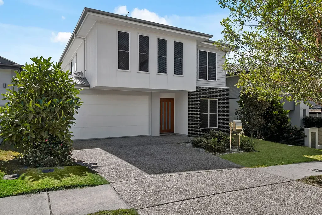 Bridgeman Downs 4 Bedroom Modern Family Home in Bridgeman Downs