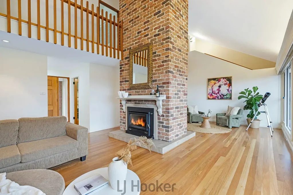 Fishing Point 4 Bedroom WARM CHARM & PANORAMIC VIEWS