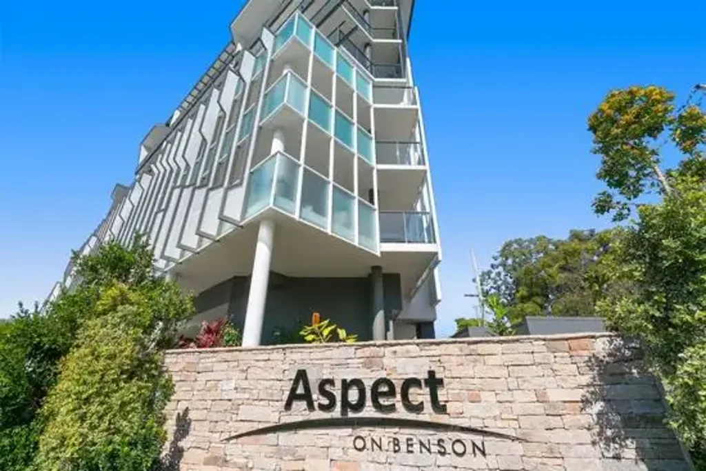 Beautiful 2 bed 2.5 bath in Toowong