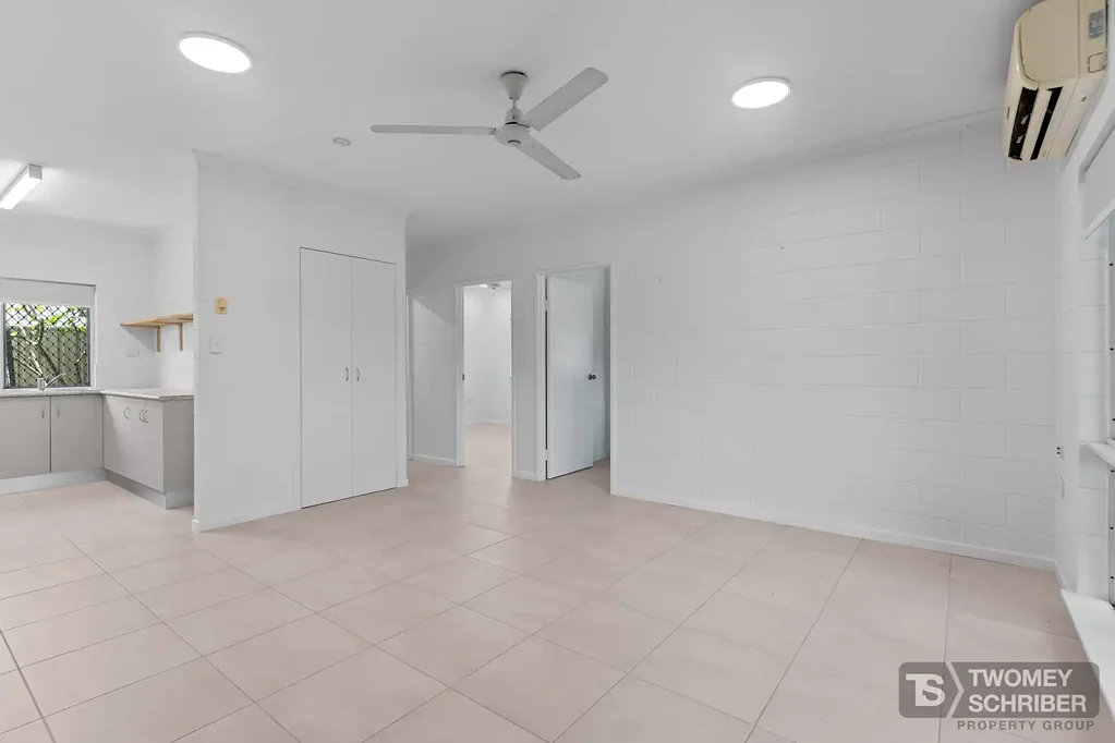 Duplex in Holloways Beach