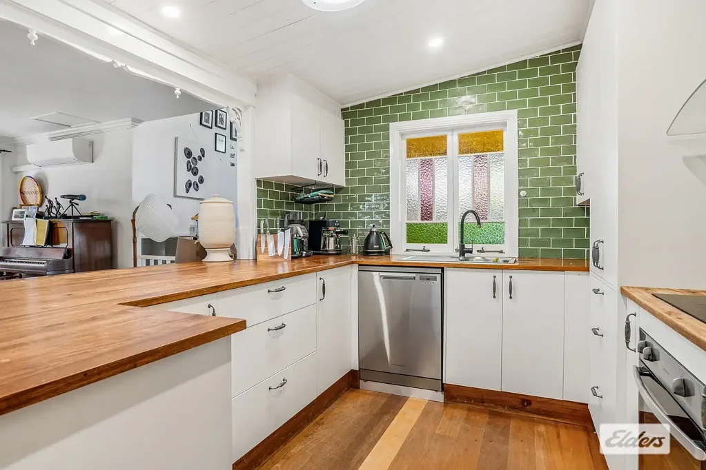 *4-Month Lease Only* Fully Furnished Charming Family Home in the Heart of Bilambil Village - Internet Included!
