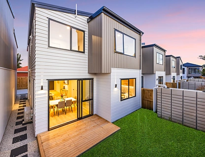 5/7 Wentworth Avenue, Papatoetoe, Manukau City, 4房, 2浴, 城市屋