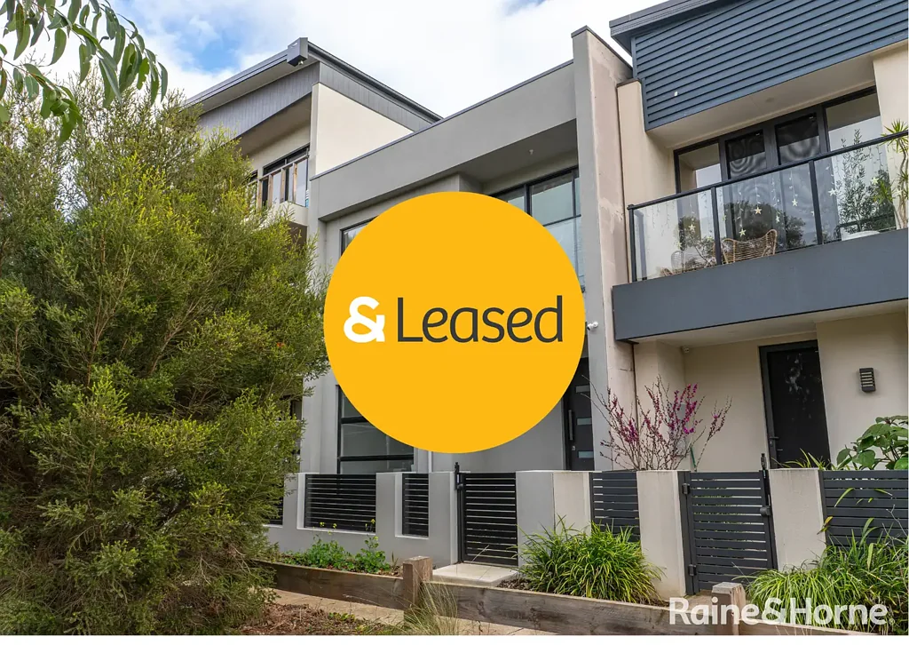 THREE BEDROOM HOME WITH VIEWS OF BOTANIC GARDENS