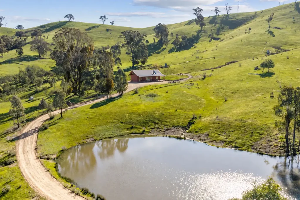 Mansfield 3房  120 Acres of Handcrafted Character, Exceptional Infrastructure & Mt Buller Views