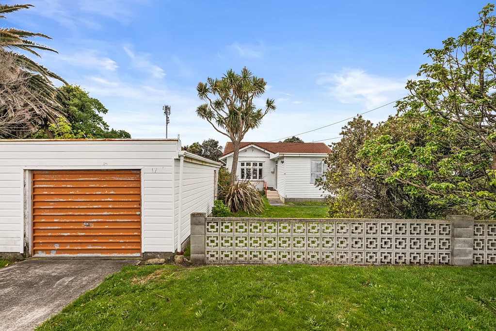 Miramar 4Habitaciones Timeless Charm with Renovation Potential