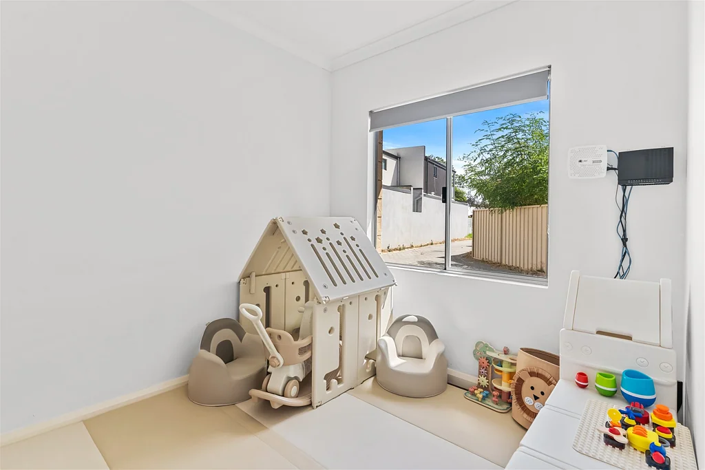 Thornlie 4 Bedroom Spacious Modern Family Home in Prime Location  Perfect for Comfort and Convenience