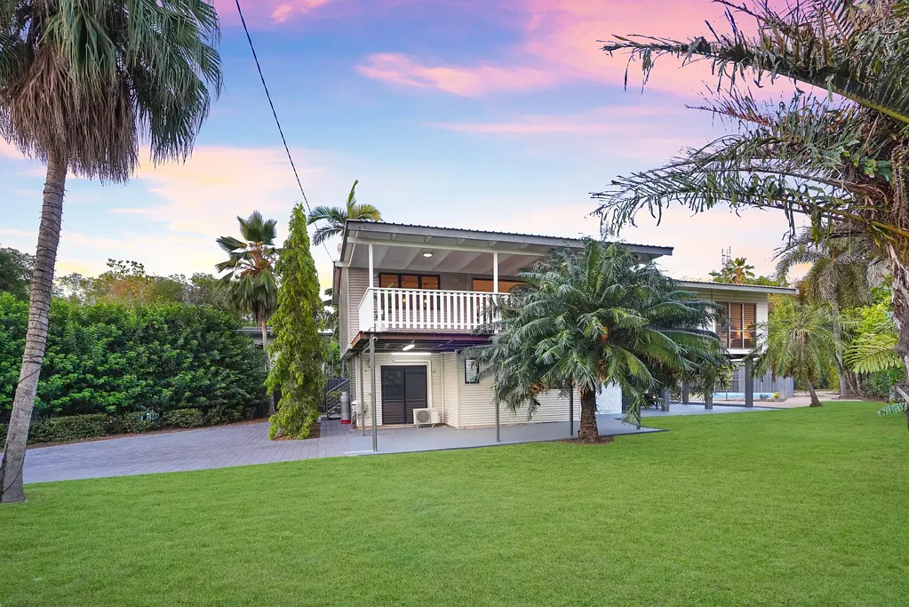 Ludmilla 4બેડરૂમ Renovated tropical home with gorgeous gardens and pool!