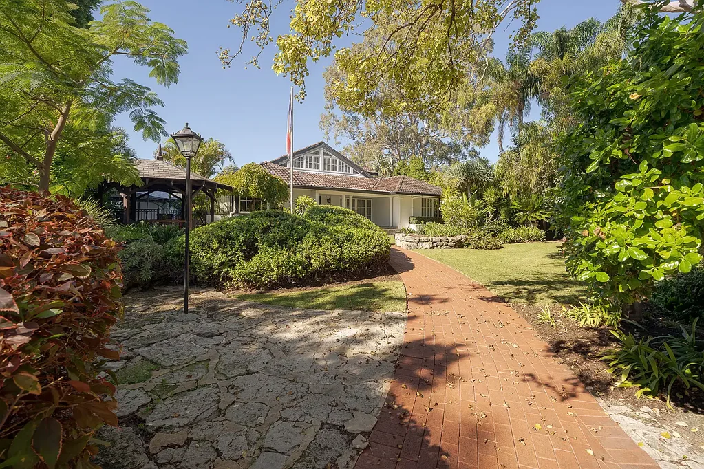 Dalkeith 4房  Spacious, Private and Perfectly Positioned