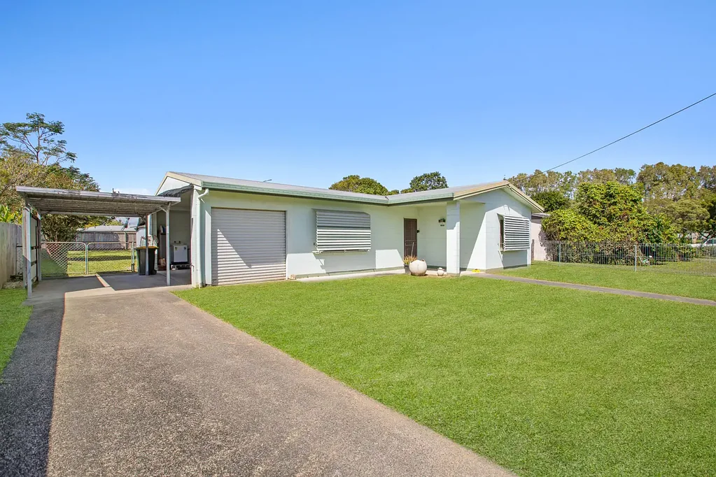Gordonvale 3Moenga Solid Home, Huge Patio & Room to Add Value