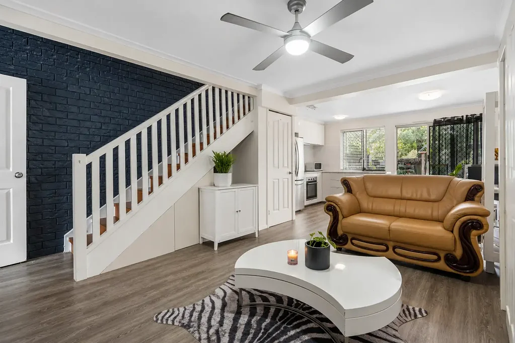 Capalaba 2Habitaciones Modern Parkside Townhouse | Small Complex of Three | No Body Corporate