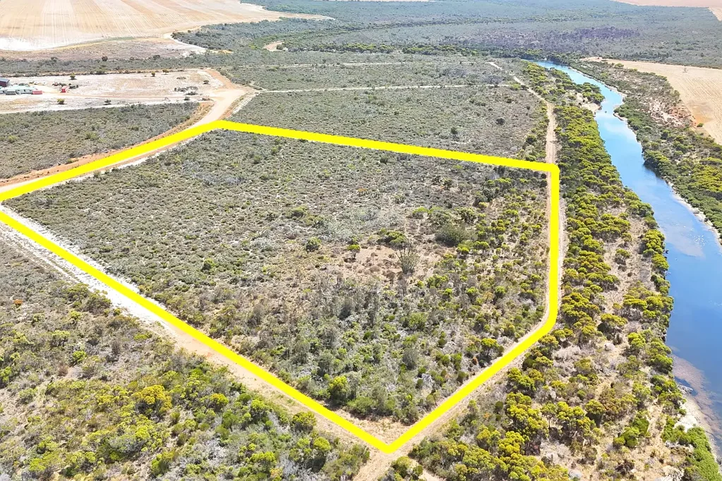 74 Long Pool Road, Hopetoun, WA 6348