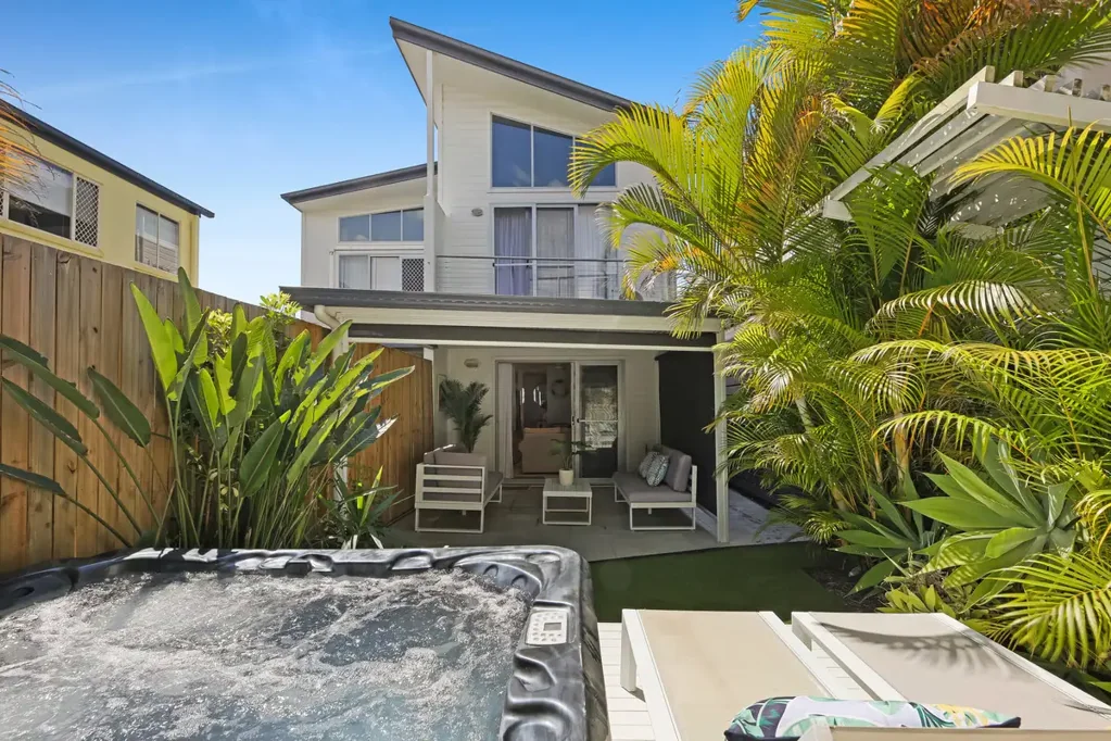 Miami 3房  Space, lifestyle & location - this Miami Beach duplex has it all.