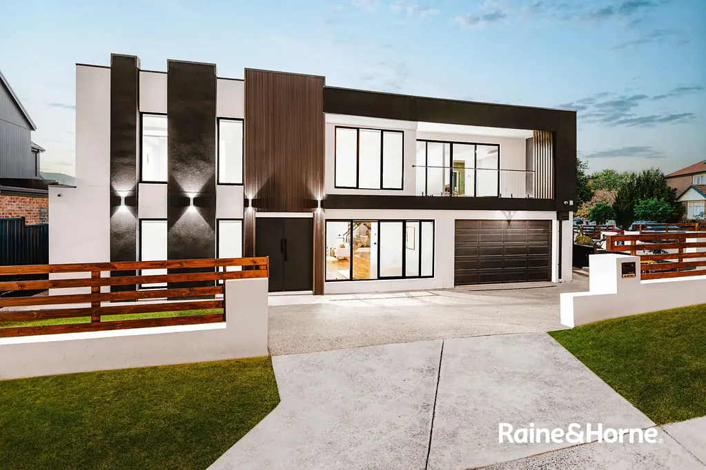 Mount Waverley 5房 Mount Waverley蓝筹地段 五卧宽敞空间 现代豪华装修 高端厨房电器 低维护后院 双车位安全 Luxury, Location & Lifestyle
