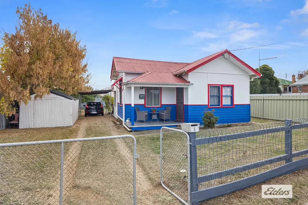 Stawell 2 Bedroom Cosy and Affordable On A Corner Allotment