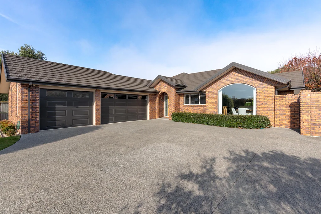 Halswell 4房  Auction Sale - It's a Winner!