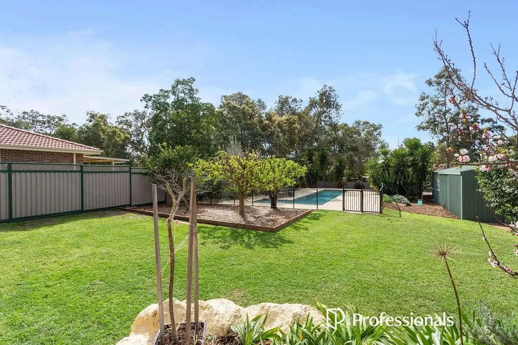 21 Landers Road, Lesmurdie, WA 6076