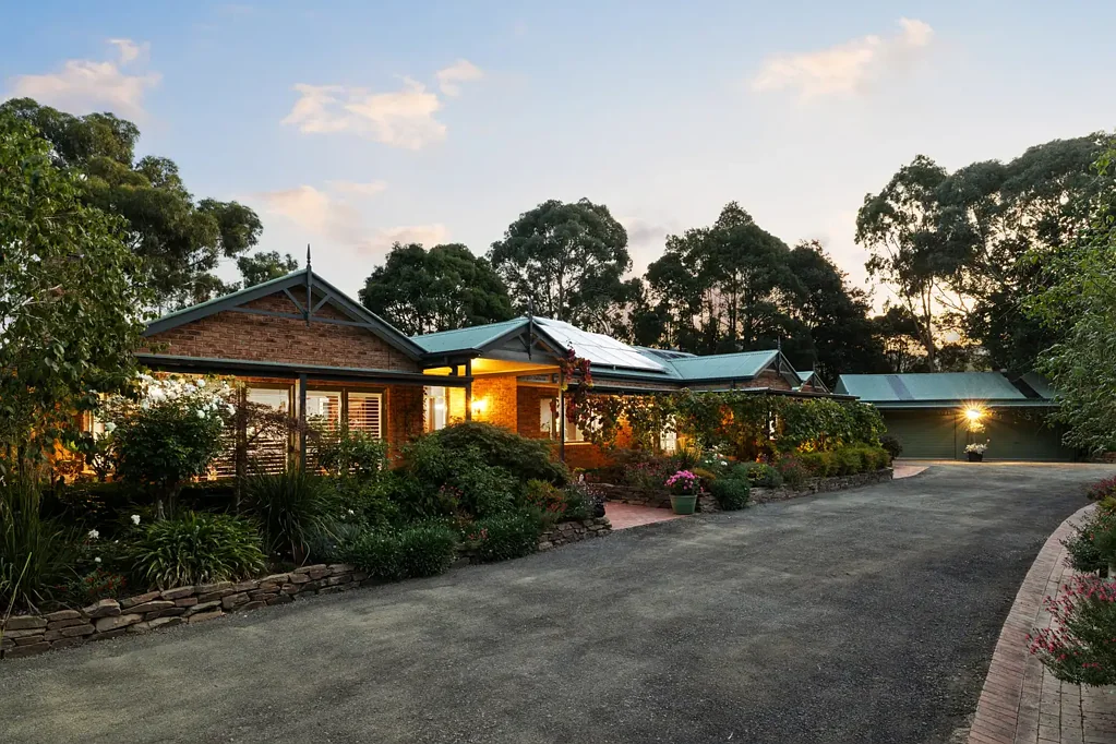 11 McCarthy Road, Monbulk, VIC 3793