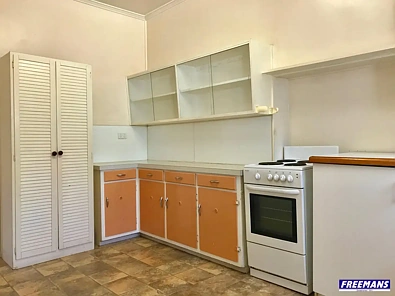 16 Knight Street, Kingaroy, QLD 4610, 3 slaapkamers, 1 badkamers, House