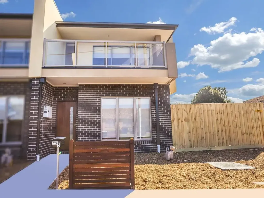 Comfort & Convenience in This Charming Broadmeadows Residence