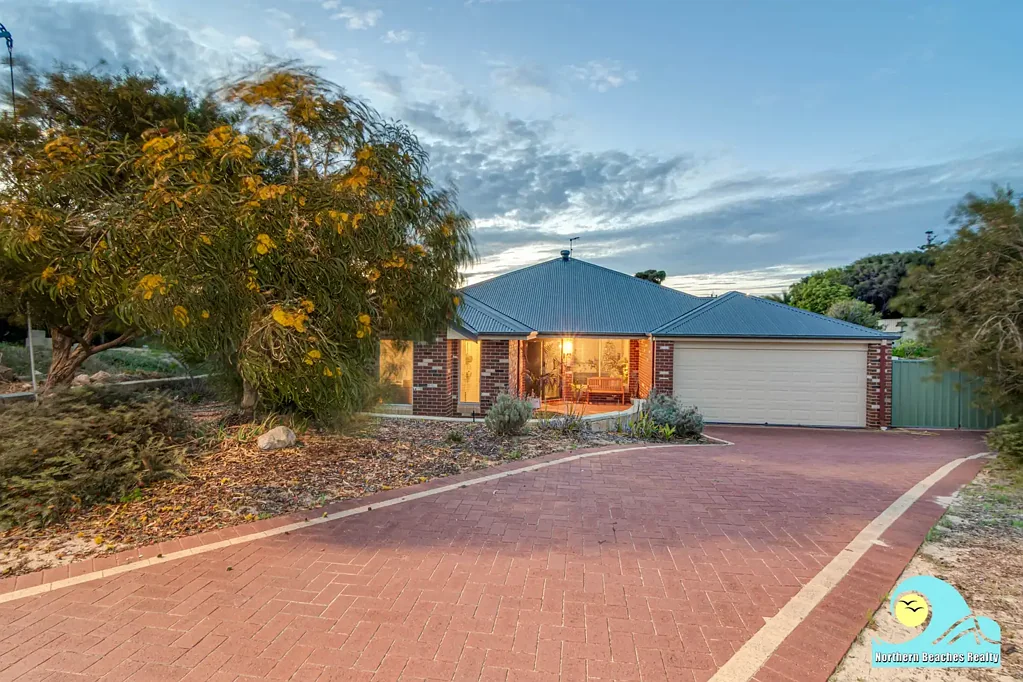Yanchep 5房  A HIDDEN GEM YOU NEED TO SEE FOR YOURSELF – STEP INSIDE AND PREPARE TO FALL IN LOVE