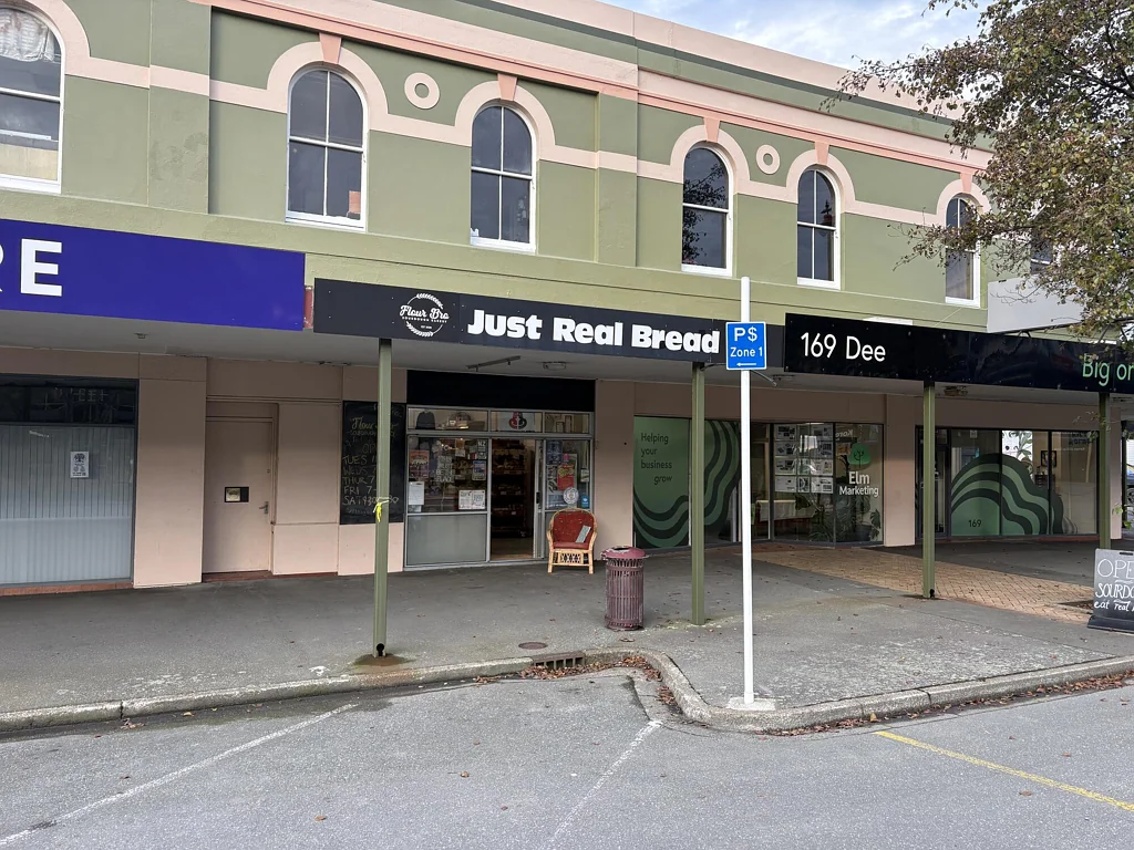 Invercargill Ex bakery site with SH6 frontage