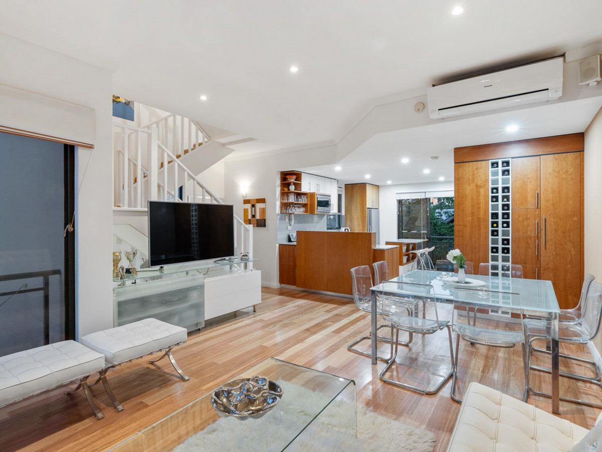 UNIT 1 28 WITTENOOM ST, EAST PERTH WA 6004, 0部屋, 0バスルーム, House