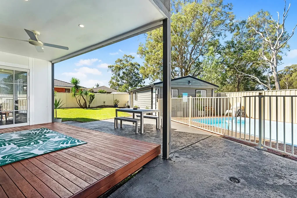Ingleburn 5Zimmer Spacious Family Oasis Backing onto Peaceful Reserve with Sparkling Pool