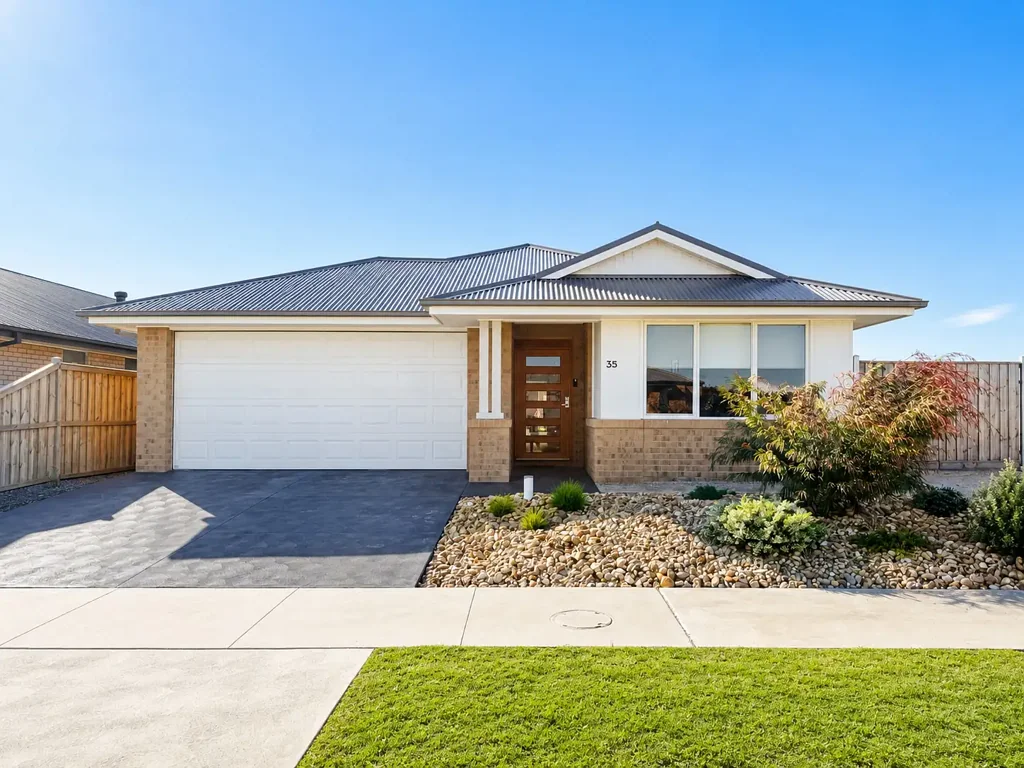 Bairnsdale 4Habitaciones Modern Living, Beautifully Presented!