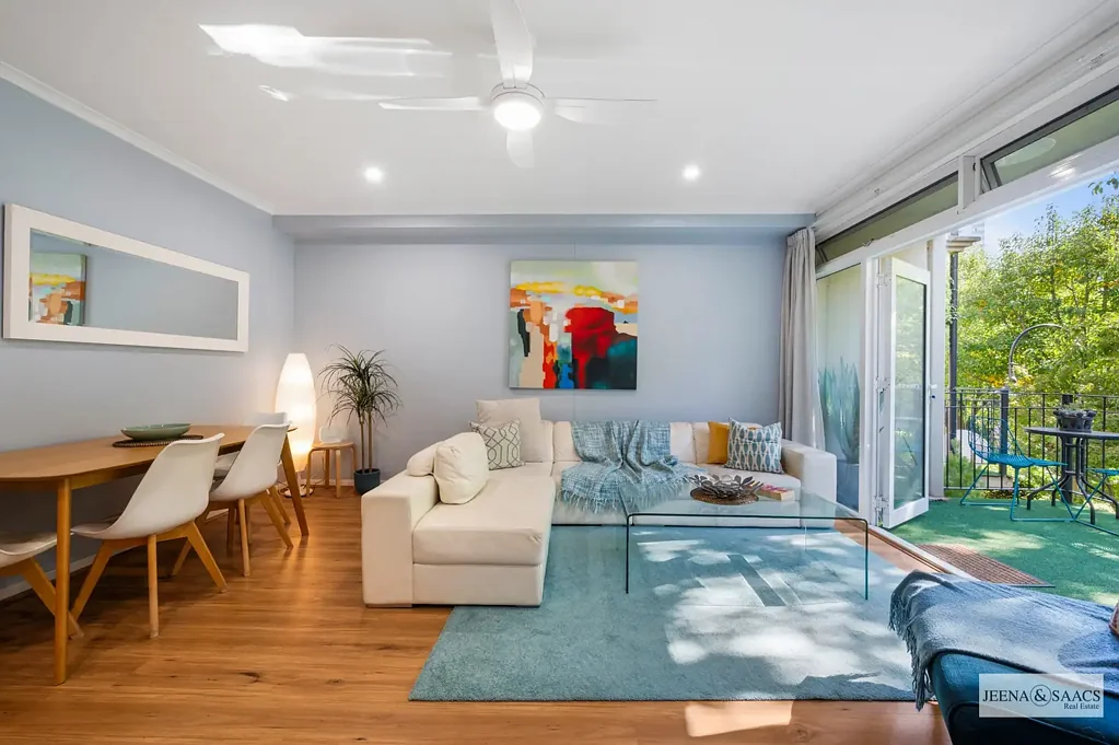 Southbank 2침실 RARE OPPORTUNITY - FULLY RENOVATED, NORTH FACING CITY RETREAT